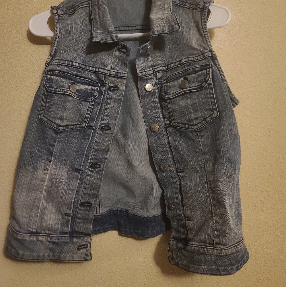 Jean Vest - Picture 2 of 3